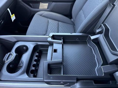 New 2026 RAM 1500 4x4 Crew Cab image 31