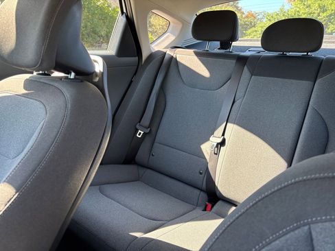 Used 2025 Kia K4 LXS image 39