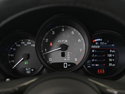 Used 2026 Porsche Macan GTS image 37