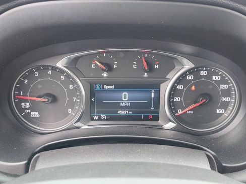 Used 2024 GMC Terrain SLE image 11