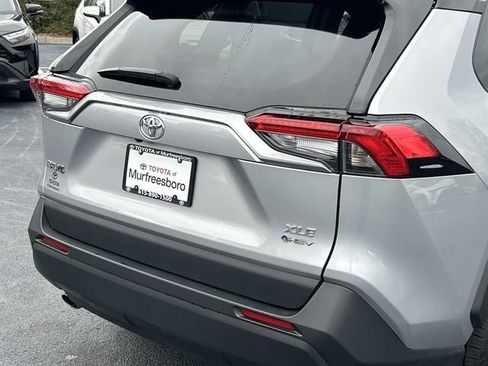 Used 2025 Toyota RAV4 XLE AWD/4WD image 11