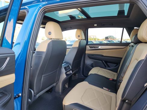 New 2026 Volkswagen Atlas Cross Sport SE image 13