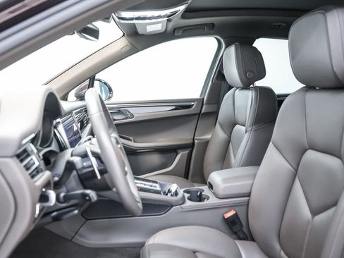 Certified 2024 Porsche Macan AWD/4WD image 22
