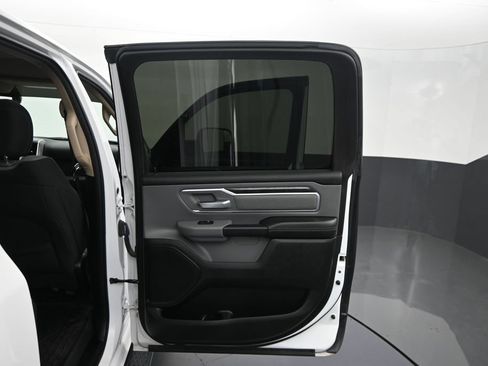 Used 2019 RAM 1500 Big Horn AWD/4WD image 34