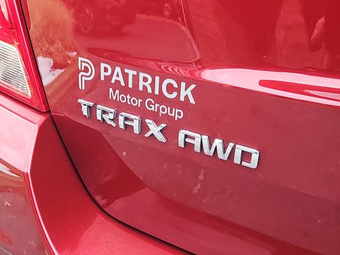 Used 2022 Chevrolet Trax LT w/ Driver Confidence Package image 5