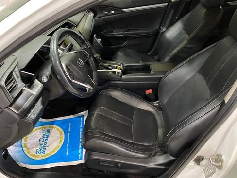 Used 2016 Honda Civic Touring image 9