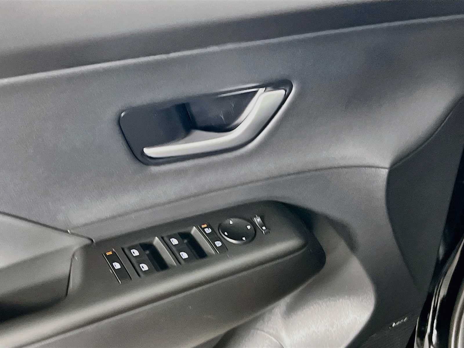 Certified 2024 Hyundai Kona Limited AWD/4WD image 18