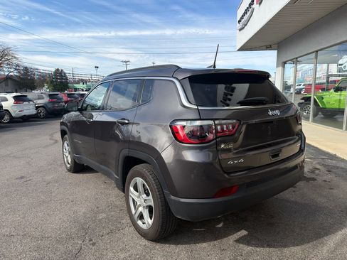 Used 2024 Jeep Compass Latitude image 10