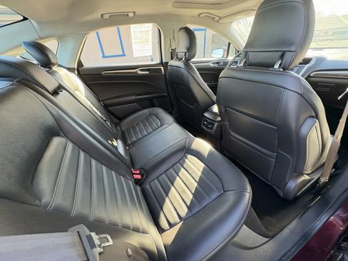 Used 2013 Ford Fusion SE image 12