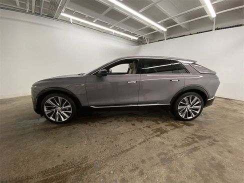 Certified 2025 Cadillac Lyriq Luxury w/ Nappa Leather Package image 3