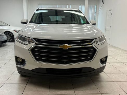 Used 2020 Chevrolet Traverse LT w/ LT Premium Package image 2