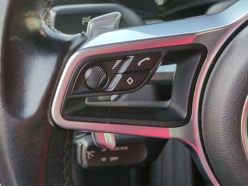 Used 2018 Porsche 718 Cayman image 11