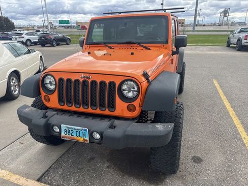 Used 2012 Jeep Wrangler Unlimited Rubicon w/ Connectivity Group AWD/4WD image 9