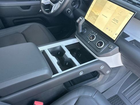 New 2026 Land Rover Defender 110 S image 27