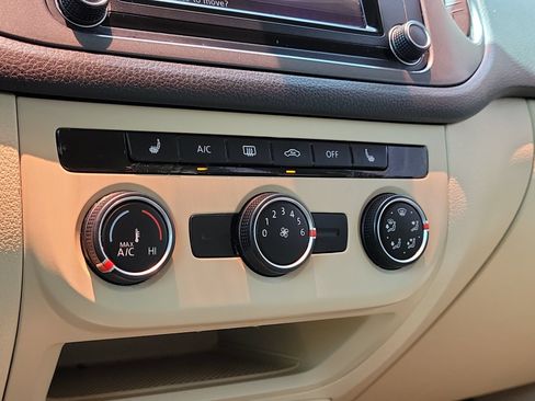 Used 2017 Volkswagen Tiguan S FWD image 25