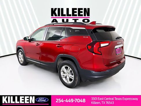 Used 2024 GMC Terrain SLE w/ Driver Convenience Package FWD image 6