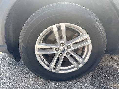 Used 2022 Ford Explorer XLT AWD/4WD image 7