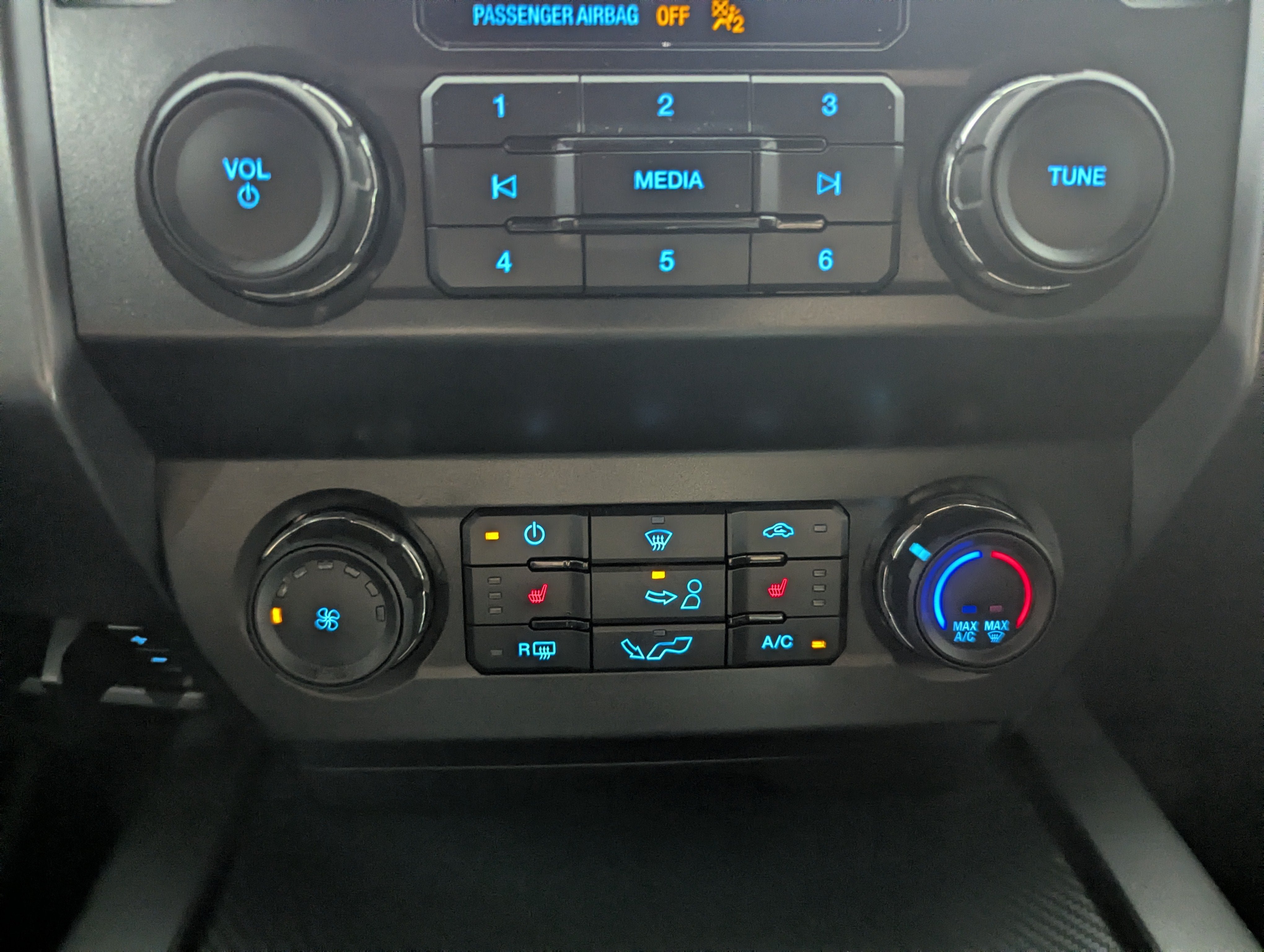 Used 2019 Ford F150 XLT w/ Equipment Group 302A Luxury AWD/4WD image 22