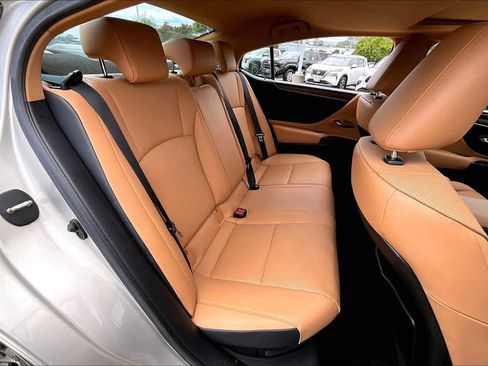 Used 2023 Lexus ES 300h w/ Premium Package FWD image 19