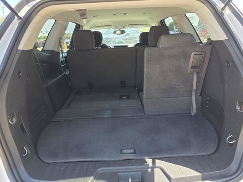 Used 2017 Chevrolet Traverse LT FWD image 31