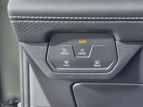Used 2026 Volkswagen Atlas SE AWD/4WD image 12