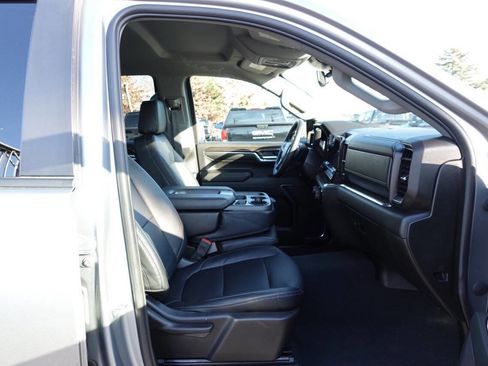 Used 2024 Chevrolet Silverado 1500 LT image 34