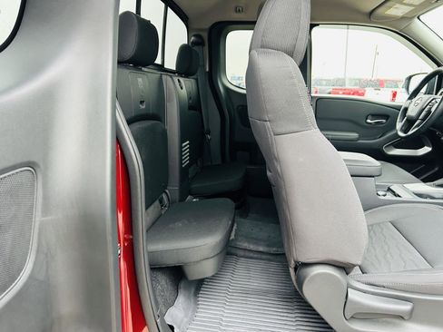 Used 2022 Nissan Frontier SV image 28