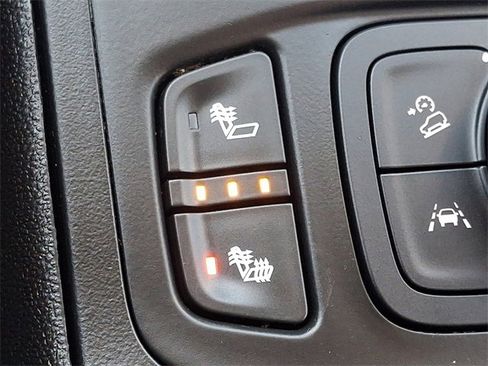 Used 2023 GMC Terrain SLE w/ Driver Convenience Package image 24