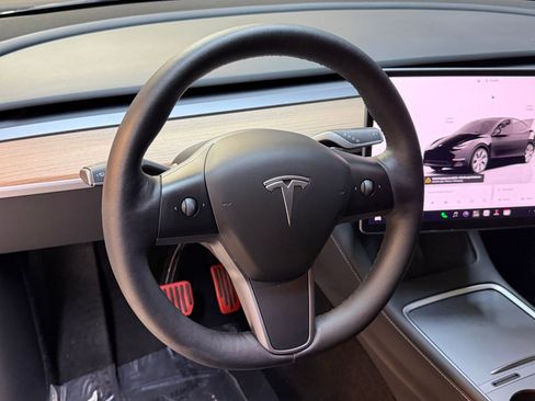 Used 2023 Tesla Model Y Long Range AWD/4WD image 14