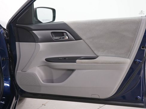 Used 2013 Honda Accord LX image 9