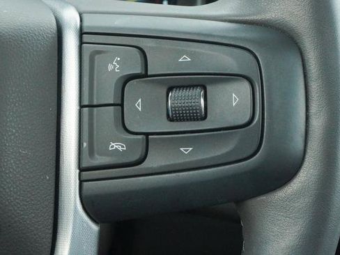 Used 2024 GMC Yukon SLT w/ SLT Premium Package image 17