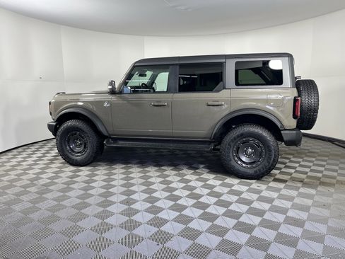 New 2025 Ford Bronco Outer Banks w/ Sasquatch Package image 2