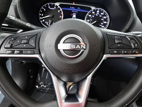 Used 2024 Nissan Sentra SV FWD image 35