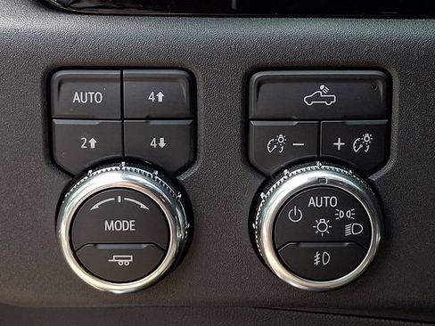 Used 2025 GMC Sierra 1500 Elevation w/ Preferred Package AWD/4WD image 27