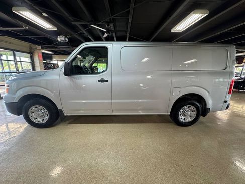 Used 2017 Nissan NV 1500 SV RWD image 4