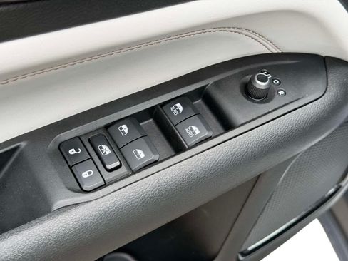 Used 2023 Jeep Compass Limited AWD/4WD image 17