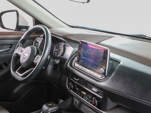 Used 2023 Nissan Rogue SV FWD image 25