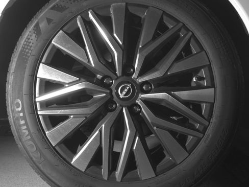 Used 2025 Nissan Altima 2.5 SV FWD image 31