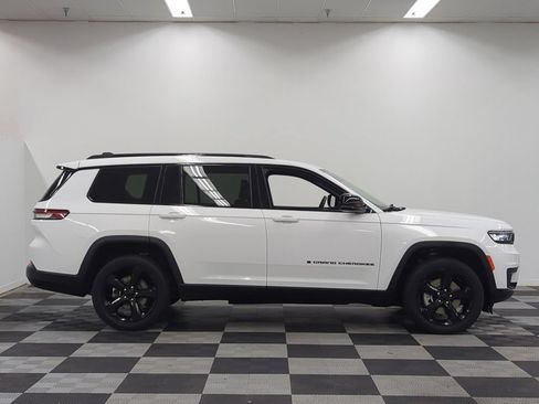 Used 2022 Jeep Grand Cherokee L Laredo AWD/4WD image 8