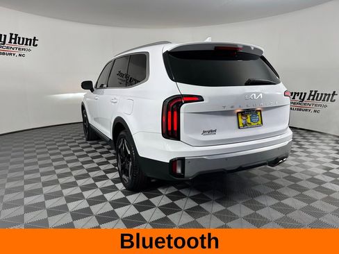 Used 2024 Kia Telluride EX w/ EX Captain's Chair Package image 8