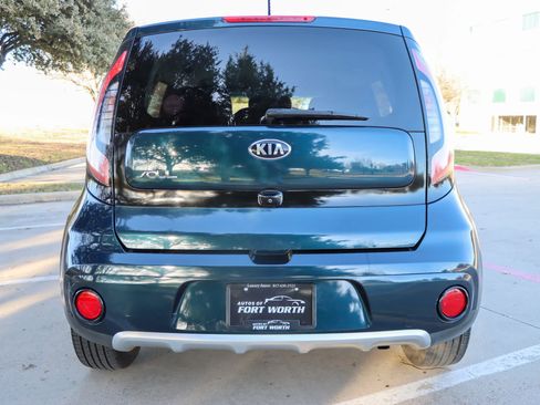 Used 2018 Kia Soul + image 6