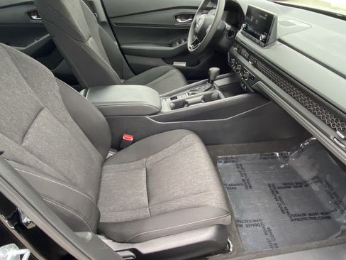 Certified 2025 Honda Accord SE image 9