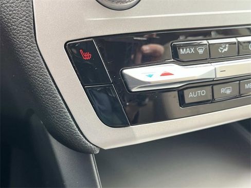 Used 2023 Ford Explorer XLT image 34