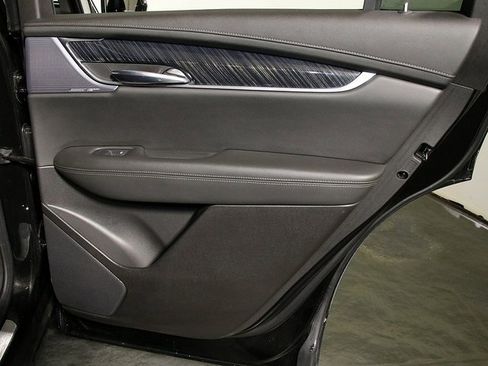 Used 2024 Cadillac XT6 Premium Luxury image 33