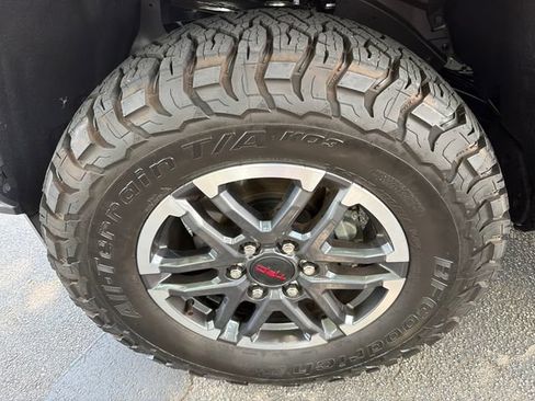 Used 2024 Toyota Tacoma TRD Sport w/ TRD Sport Upgrade Package RWD image 11
