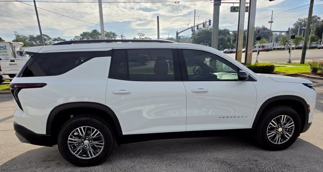 Used 2026 Chevrolet Traverse LT FWD image 6