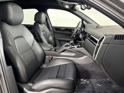 Certified 2023 Porsche Cayenne AWD/4WD image 24