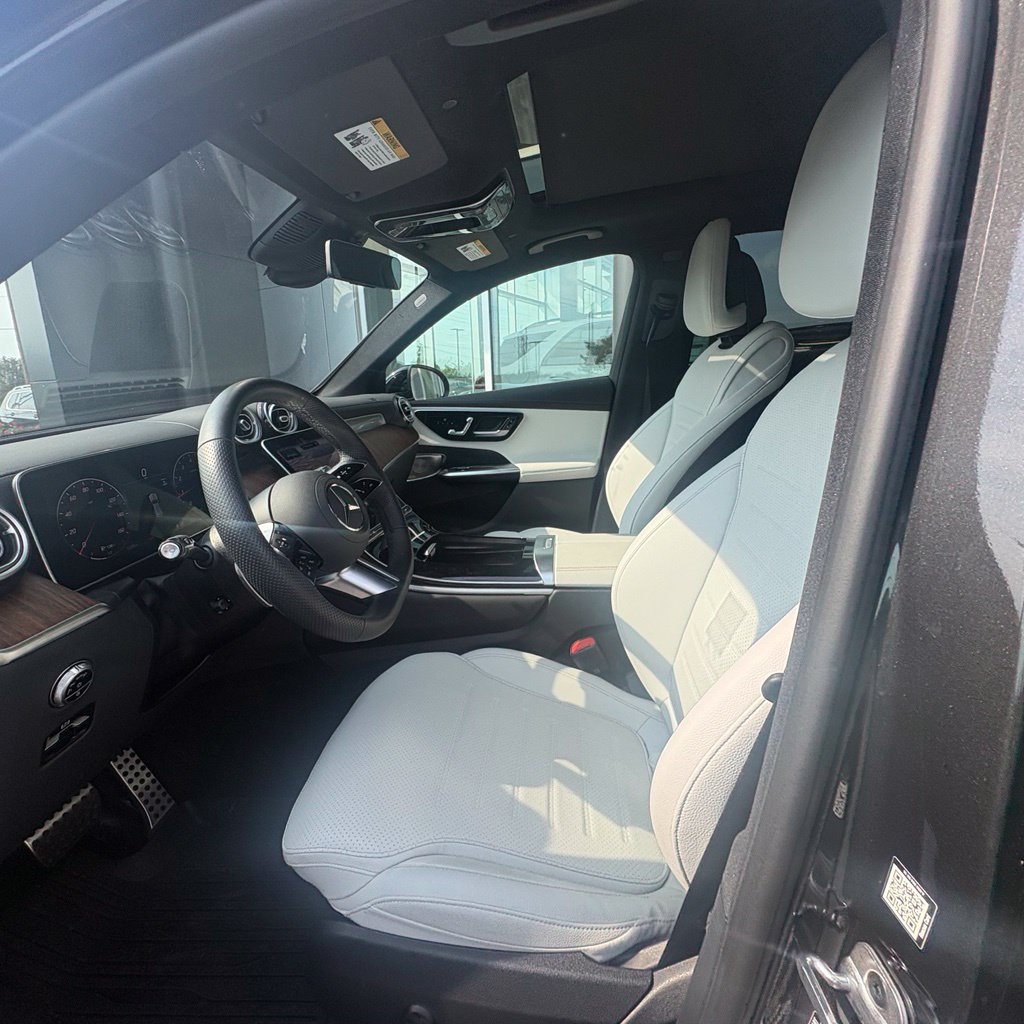 Used 2026 Mercedes-Benz GLC 300 4MATIC image 9