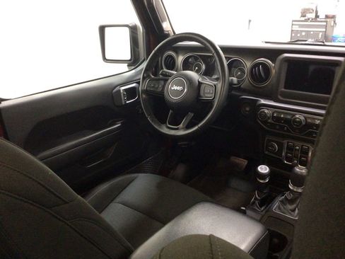 Used 2022 Jeep Gladiator Sport AWD/4WD image 15