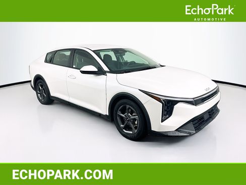 Used 2025 Kia K4 FWD image 1